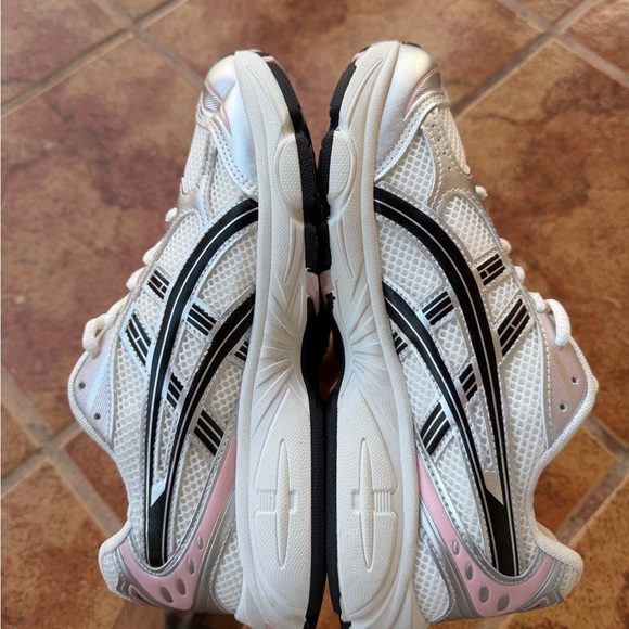 ASICS White Sneakers with Pink Accents and Black Detailing - Picture 3 of 6